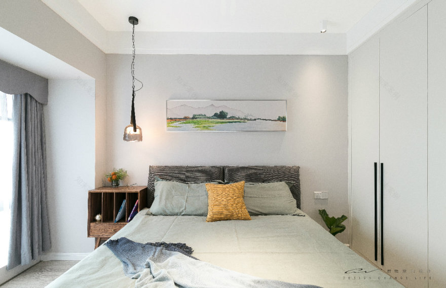 双主卧 90 平空间设计,木色电视墙与仿生植物的完美融合-56