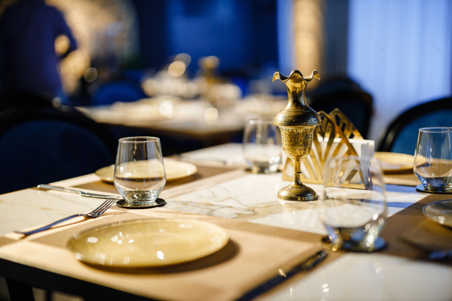 融合阿拉伯元素的现代餐厅设计-11