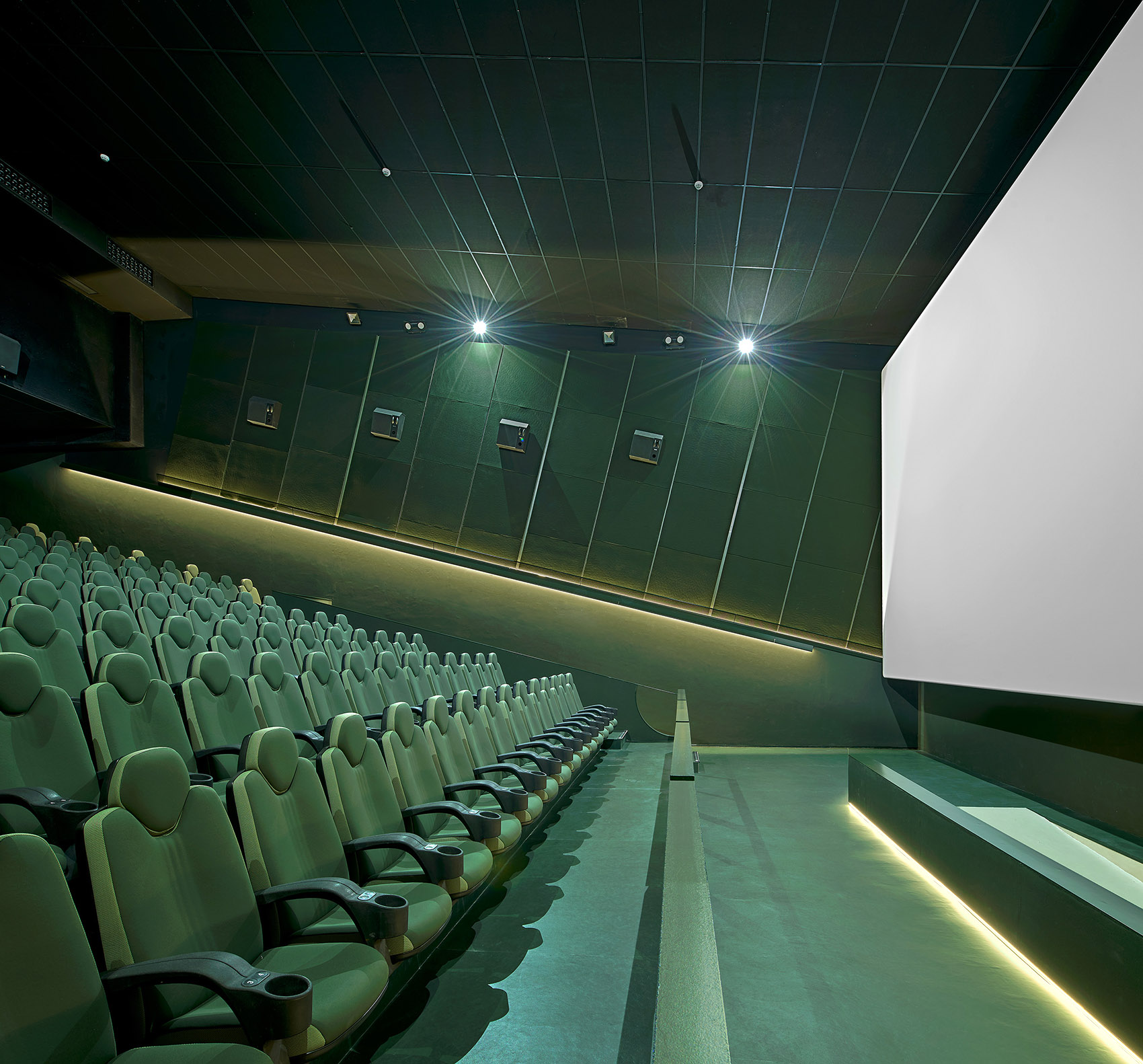 Filmax电影院的4个放映厅改造，西班牙/开发沉浸式的观影体验以吸引数字时代的观众-78