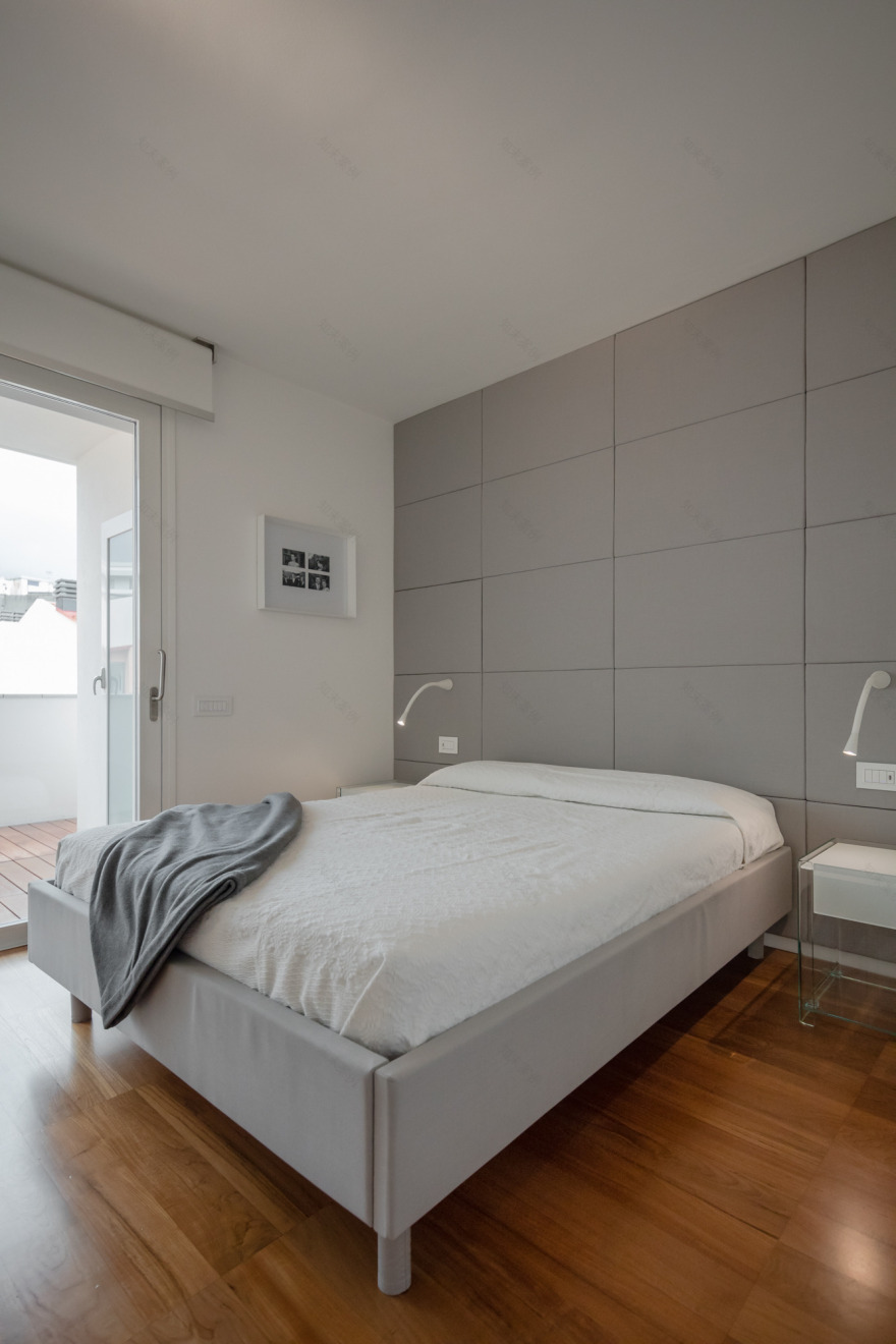 现代顶层公寓,打造无缝室内外空间-19