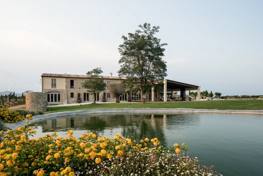 古韵新生 | 西班牙 19 世纪乡村别墅的现代室内设计-19