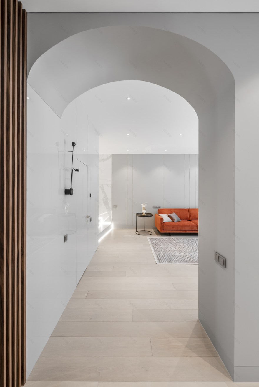 历史建筑中的透明轻盈之家-13