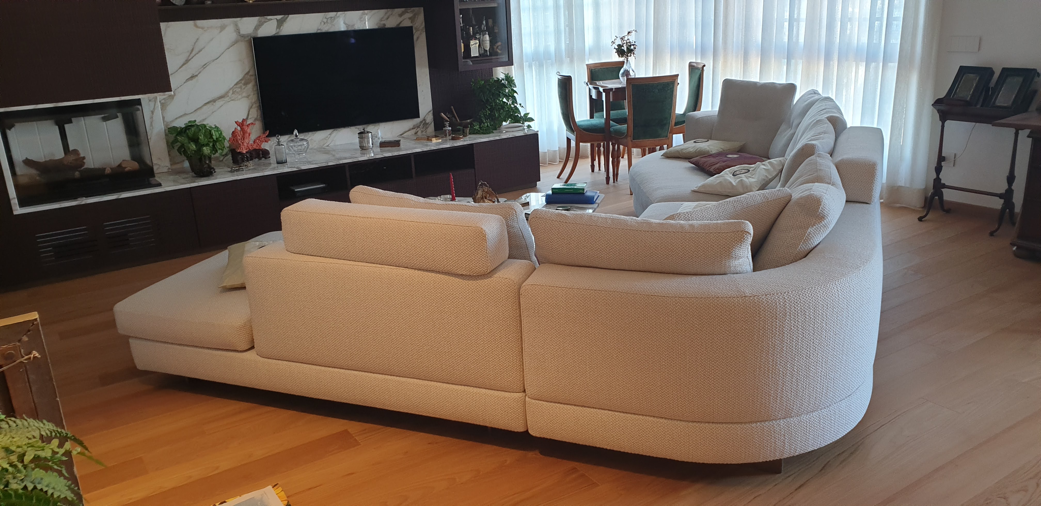 米兰双层公寓现代翻新，结构改造与复古元素完美融合-5