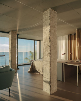 海景公寓 · 框住地中海的想象