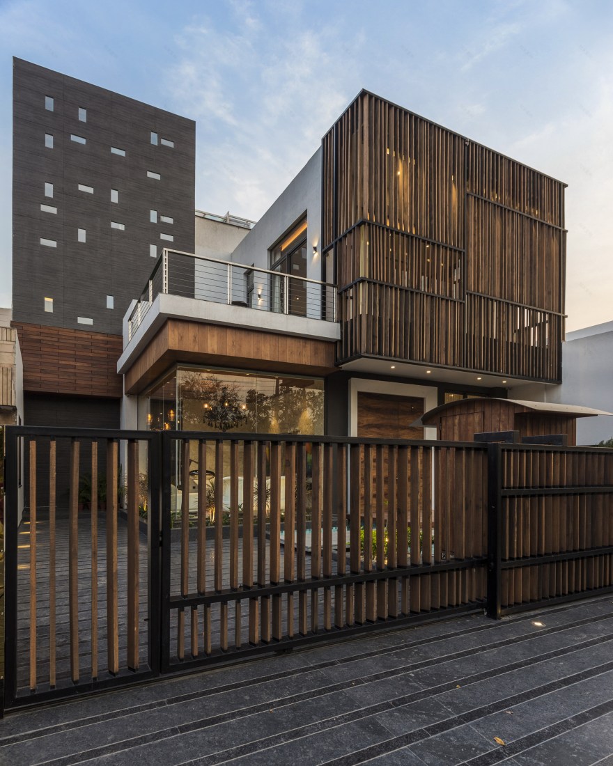 繁忙城市中的宁静绿洲——印度 Panchkula 别墅 Pool House-10