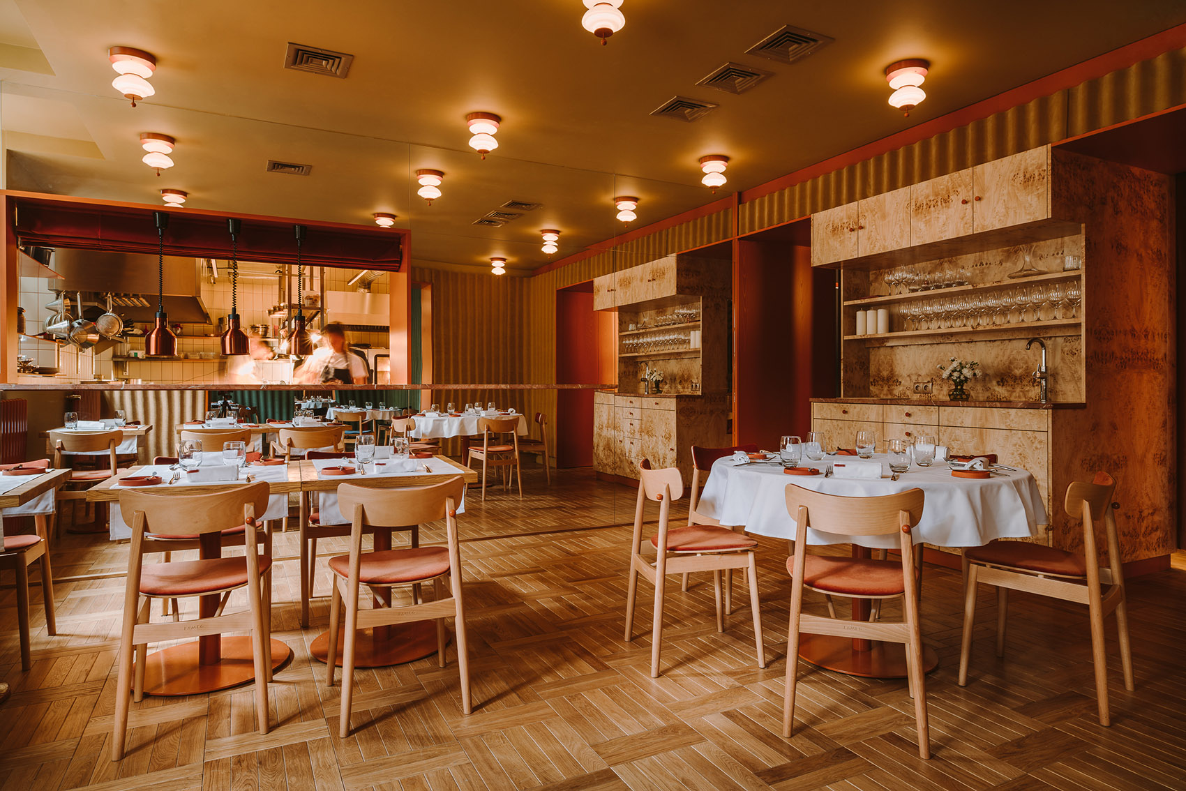 OPASLY TOM餐厅，华沙/丰富的色彩、饰面和纹理空间下的用餐体验-32