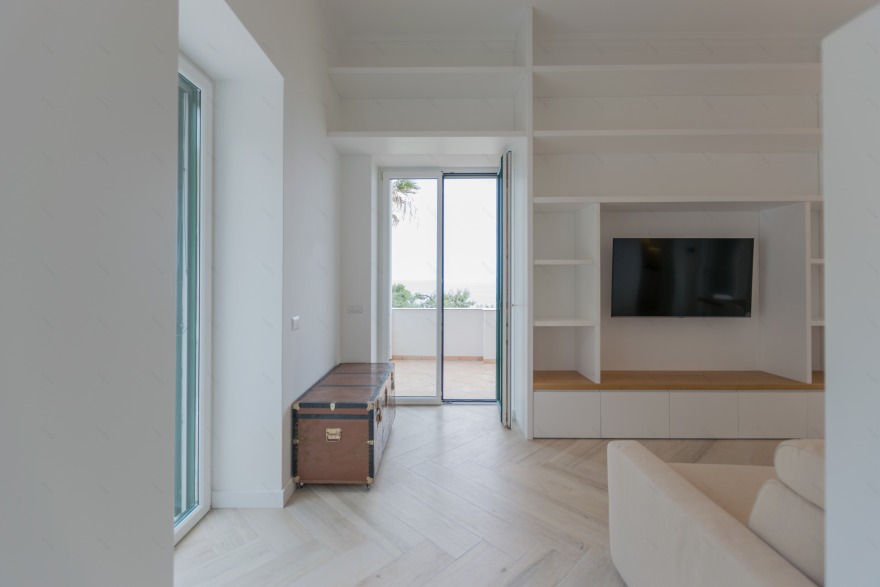 简约暖调的海湾美景丨意大利-37