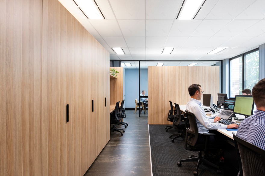 打造温暖现代办公环境,彰显品牌特色的 Endorphin Wealth Management 办公室设计-4