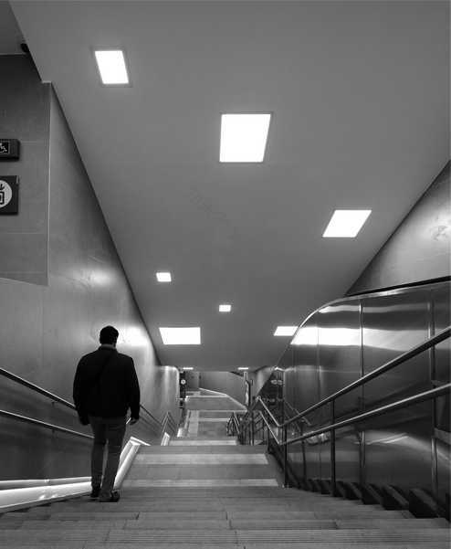 罗马 Gemelli 车站焕新设计-9