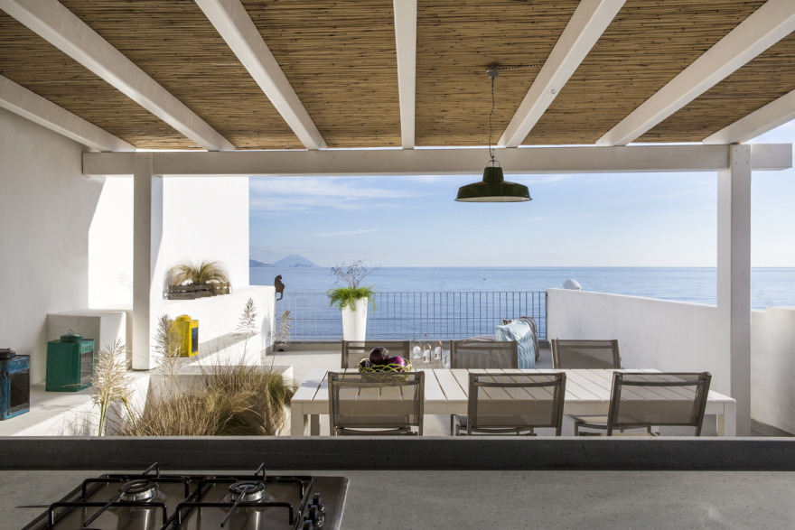 地中海风情的三层别墅设计-2