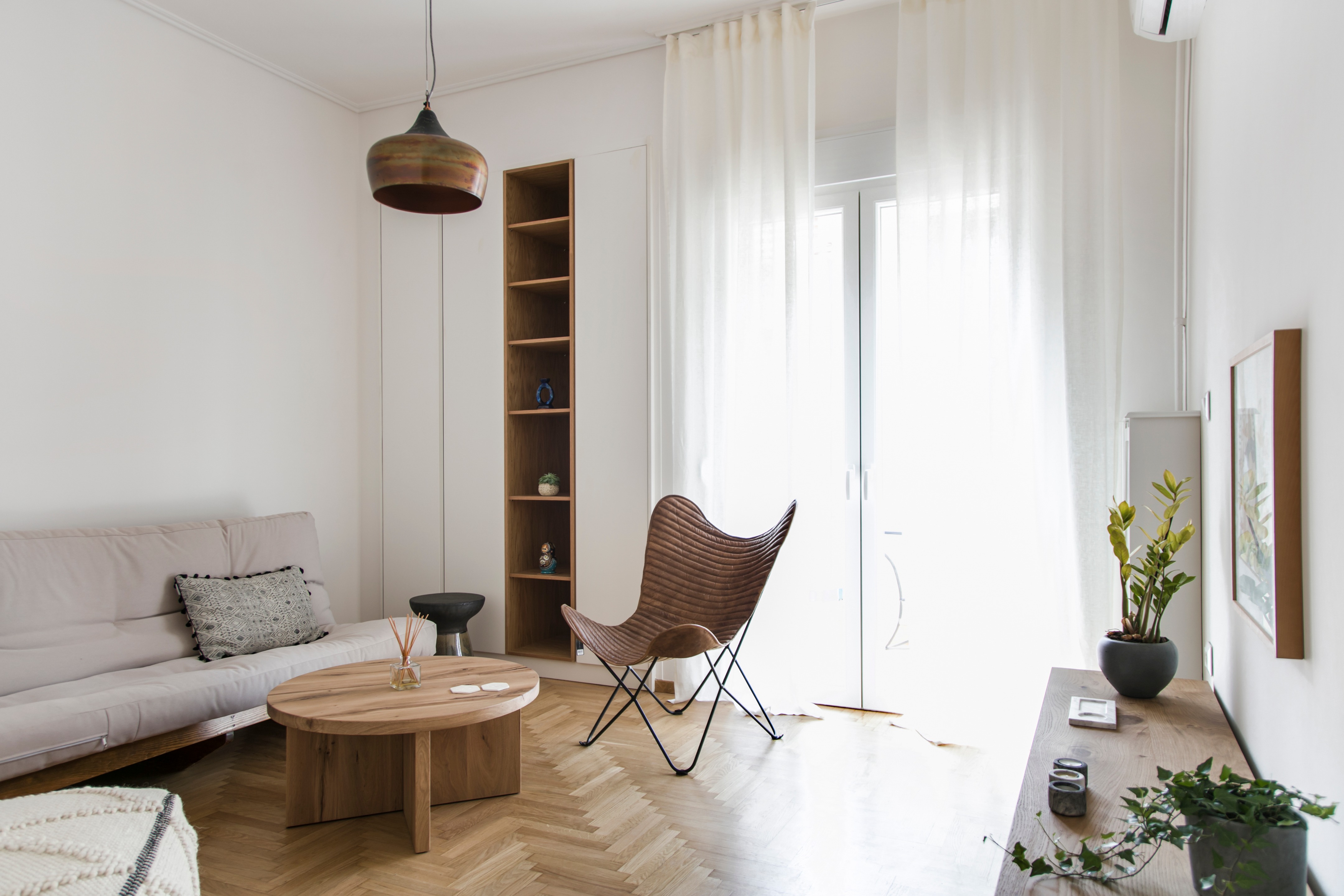 雅典 1977 年公寓的精致翻新-0