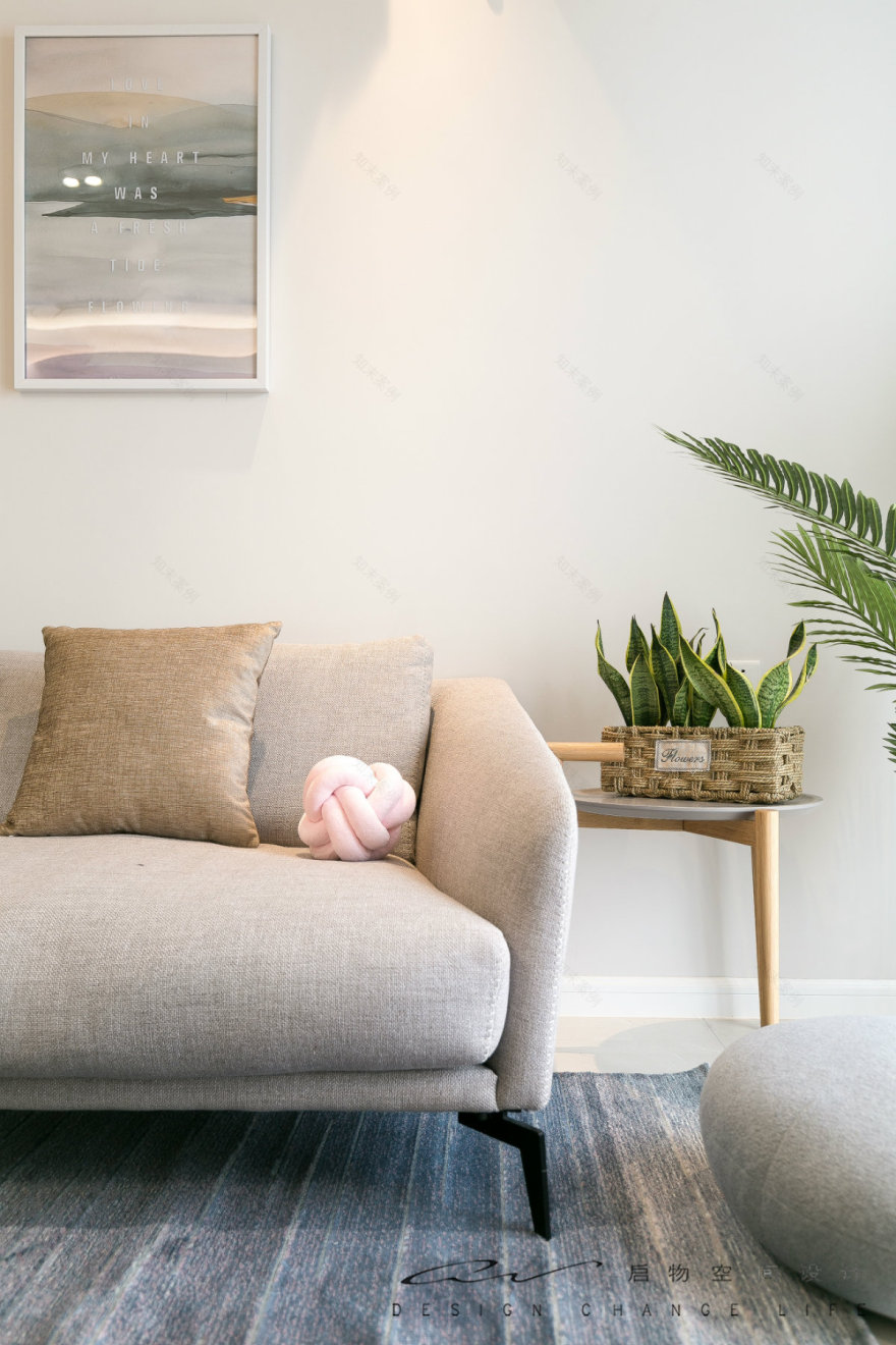 双主卧 90 平空间设计,木色电视墙与仿生植物的完美融合-12