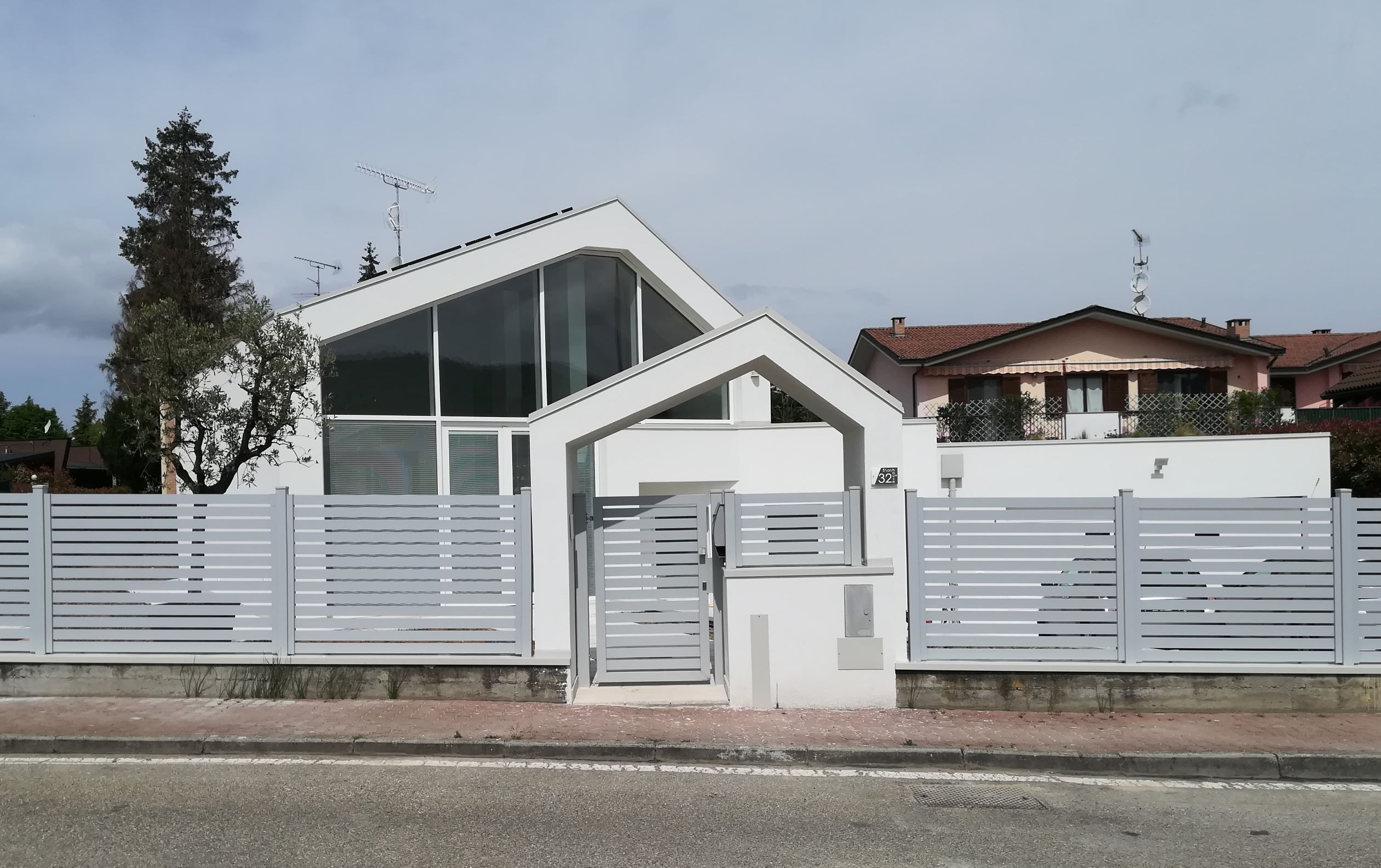 绿意盎然的光伏家园 · 意大利环保节能住宅-13