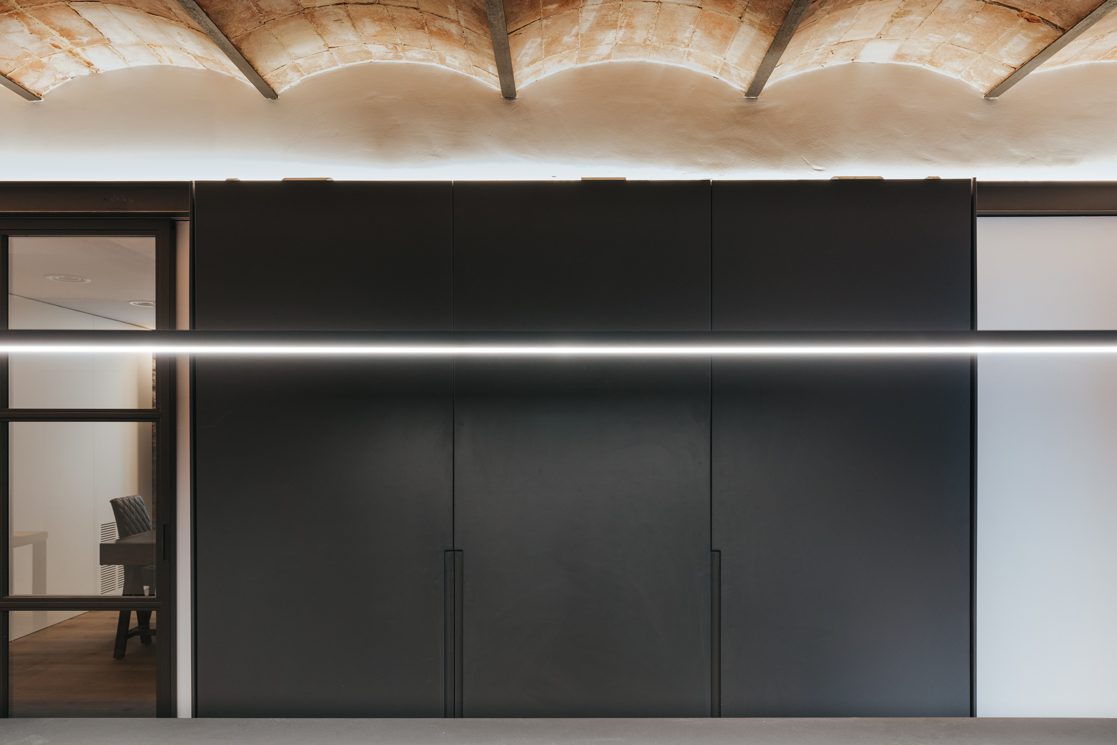 致敬历史,焕新生的加泰罗尼亚古宅改造丨西班牙赫罗纳-9