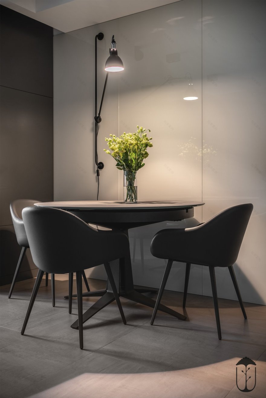 灰色简约公寓,舒适与空间的完美融合-6