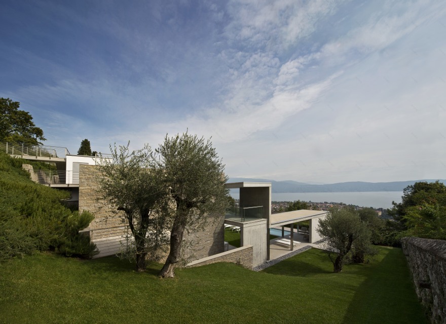 意式湖畔别墅,诠释自然与现代共生设计-11