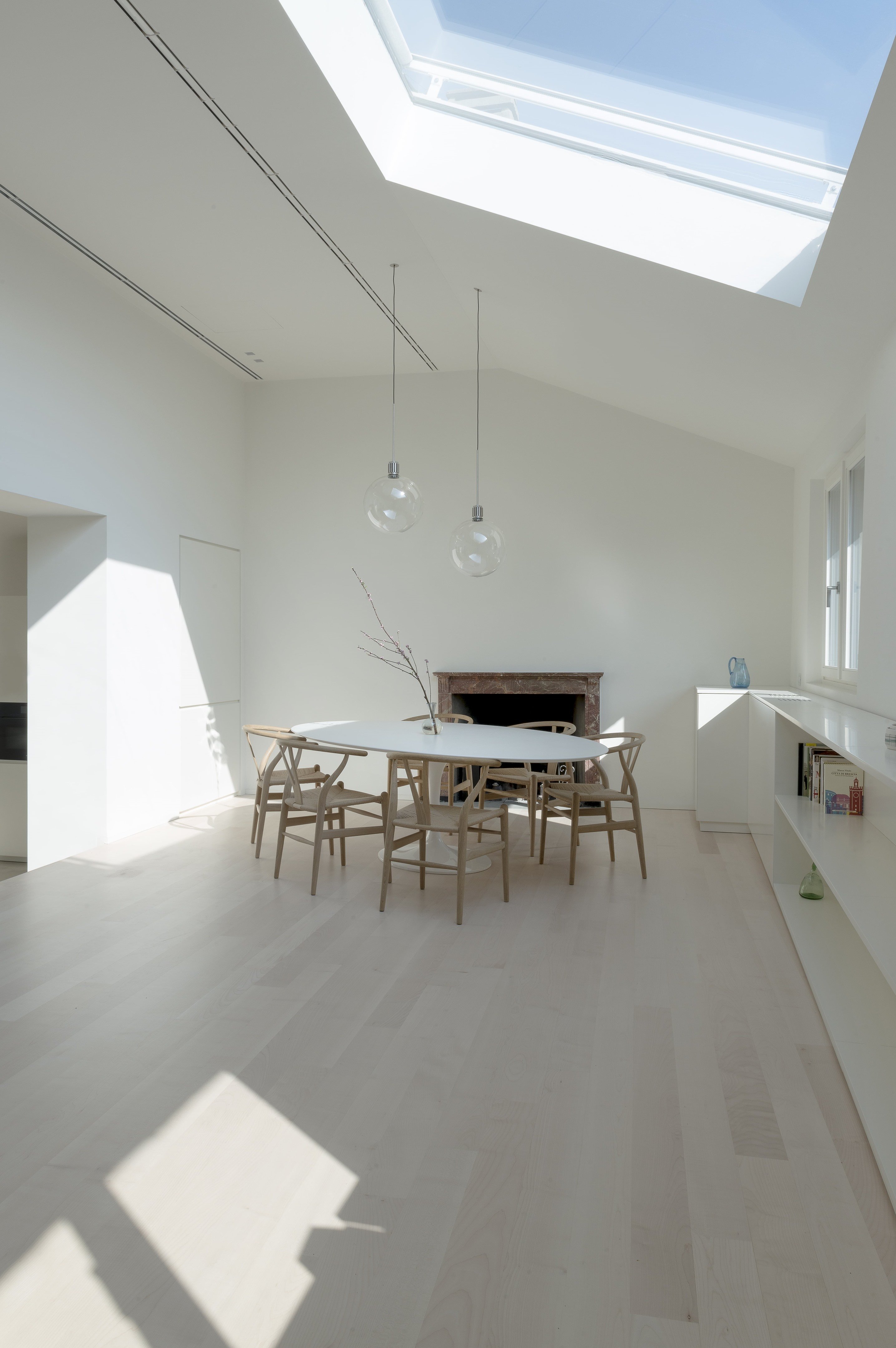 米兰 Castello 区双层顶楼公寓室内设计-0