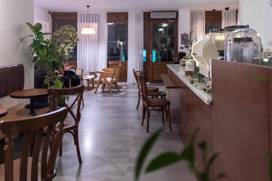 韩风咖啡店设计 | 温暖木质空间的现代演绎-7