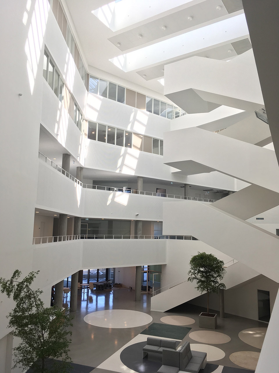 Holstebro健康中心，丹麦/四角星型空间将不同功能囊括及划分于同一体量之中-18