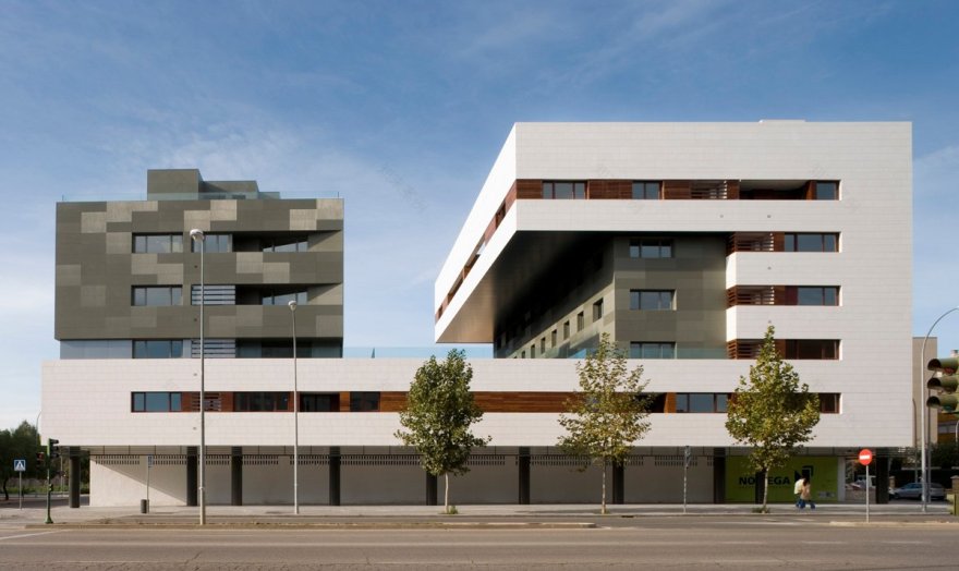 打破城市隔阂,连接山水的教育建筑-1