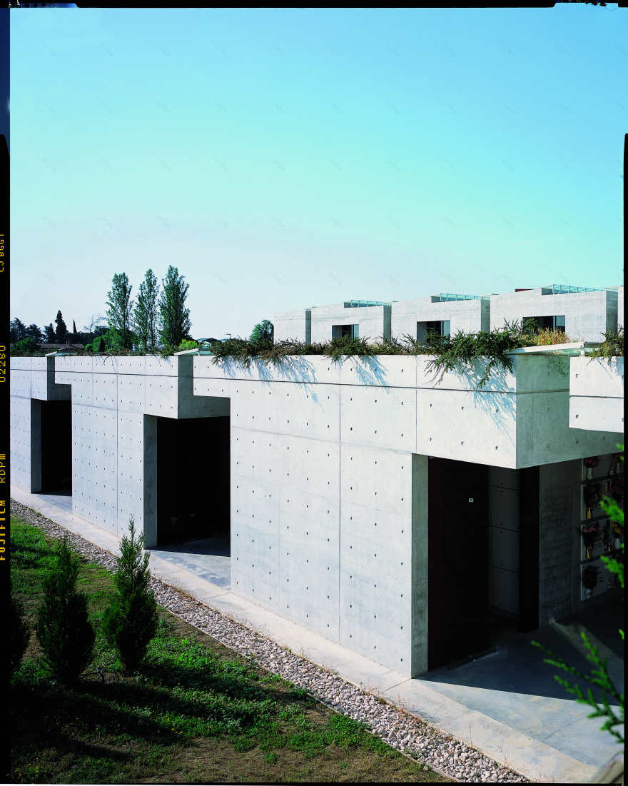 沉浸于寂静的墓葬空间-13