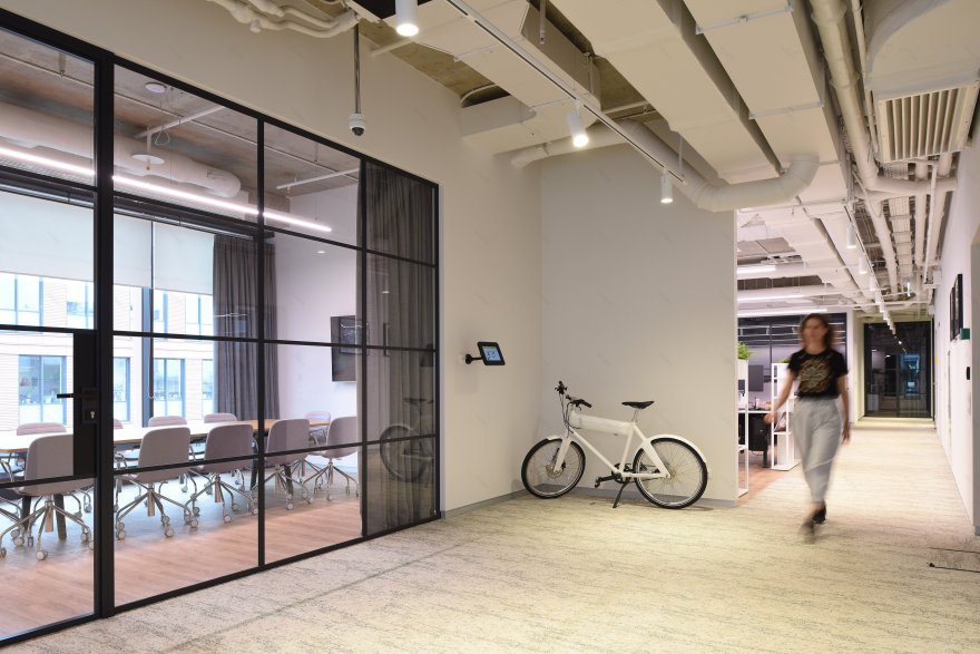 游戏开发者的“空白办公室”-2