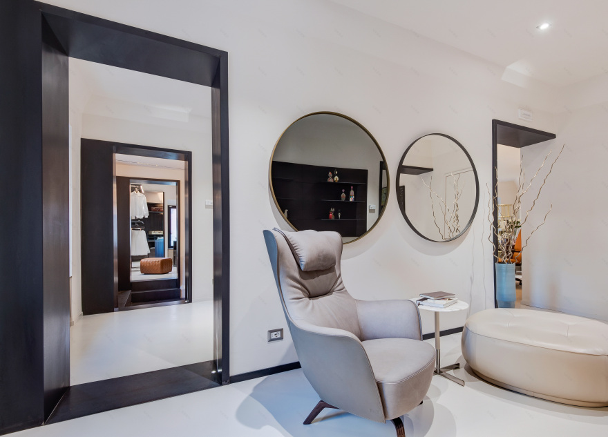 波尔特罗纳·弗劳展厅-32