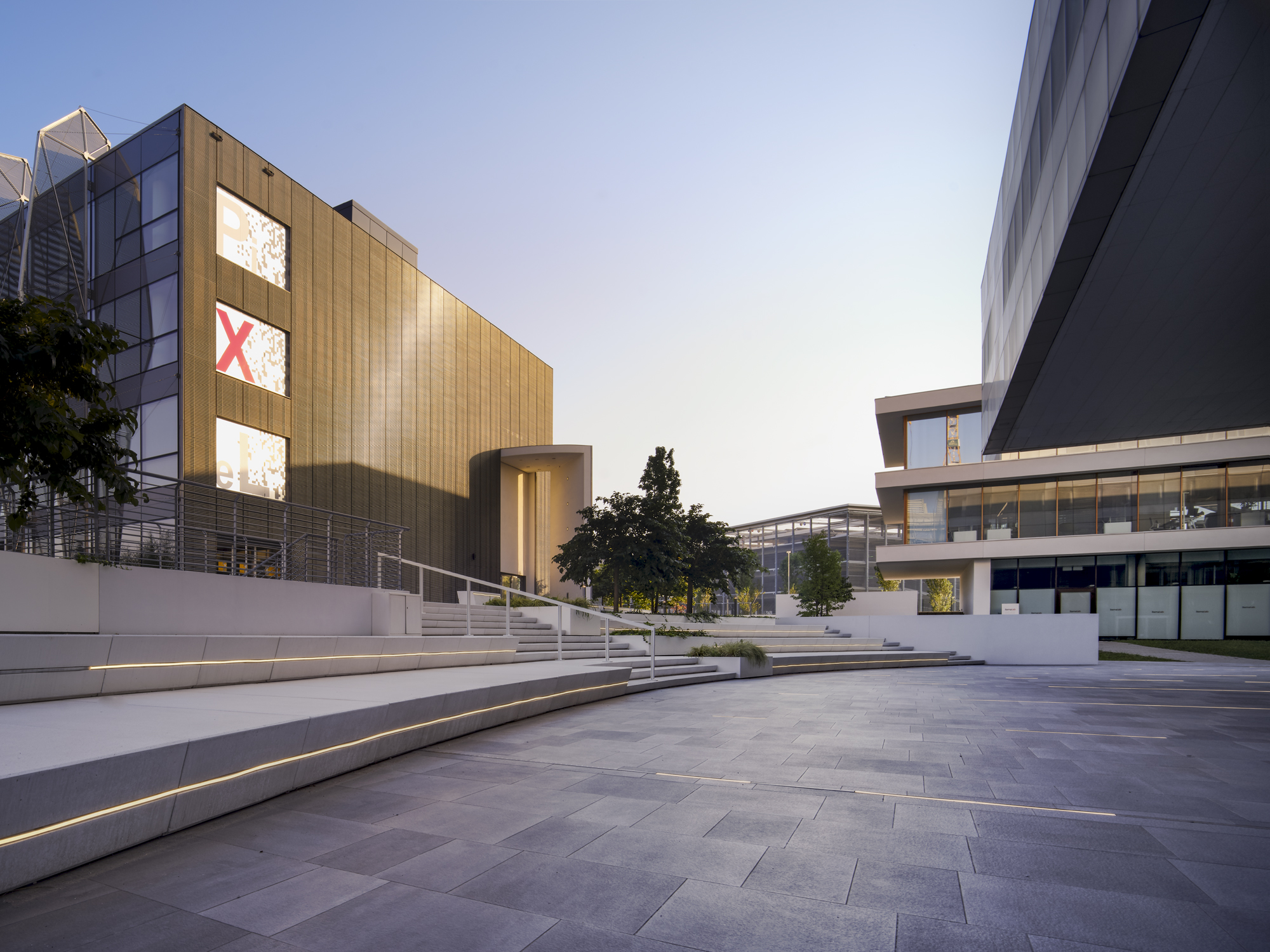 自然元素融合的创新工作空间-7