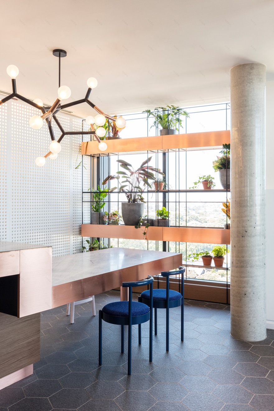 悉尼机场“Felix 酒店” | 澳大利亚版“中世纪现代”风格的设计-14