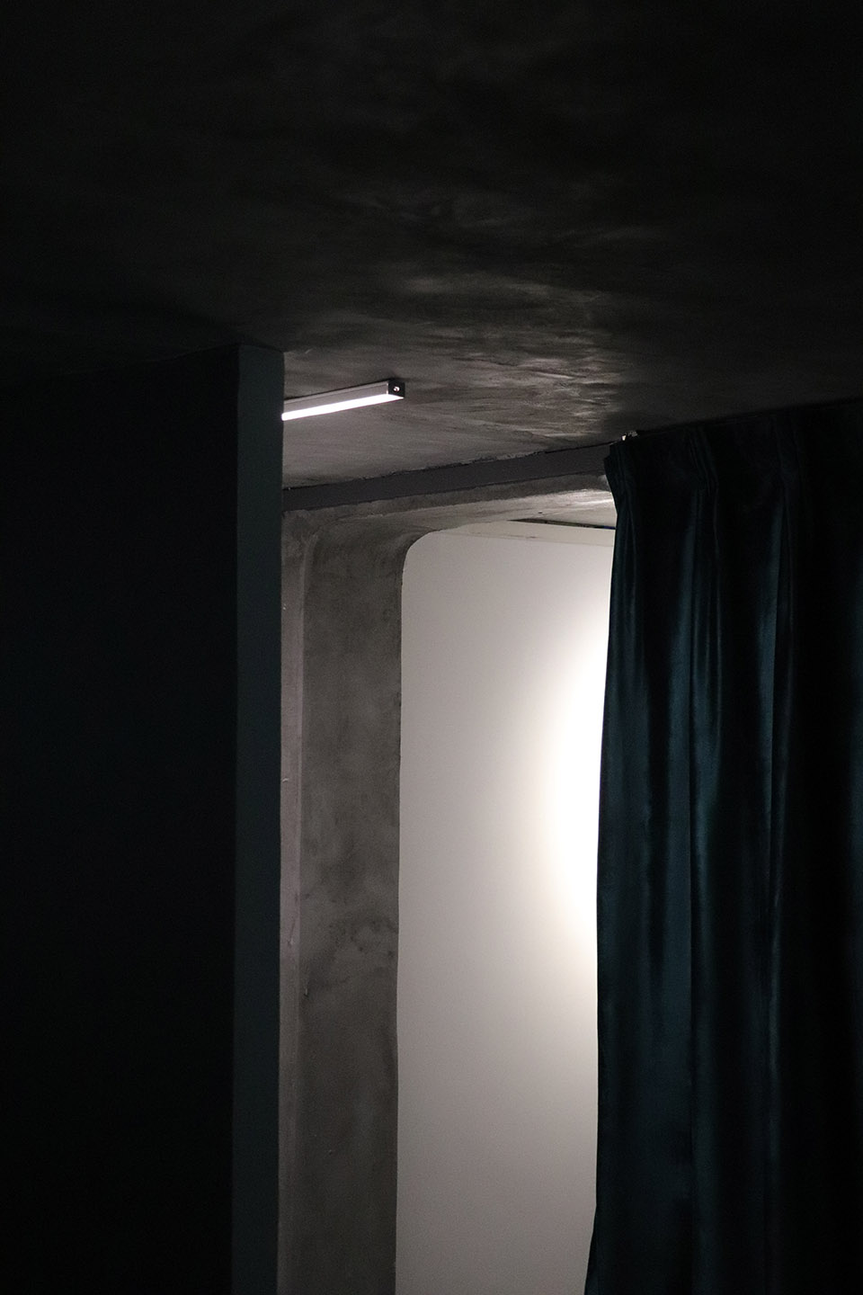 LowLowLand文艺空间，广州/尘封45年的地下室变身无限的镜面迷宫-43