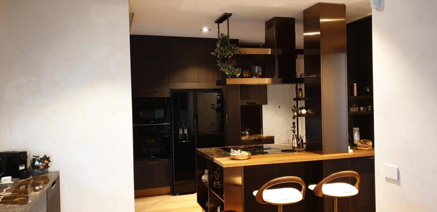 米兰双层公寓现代翻新,结构改造与复古元素完美融合-0