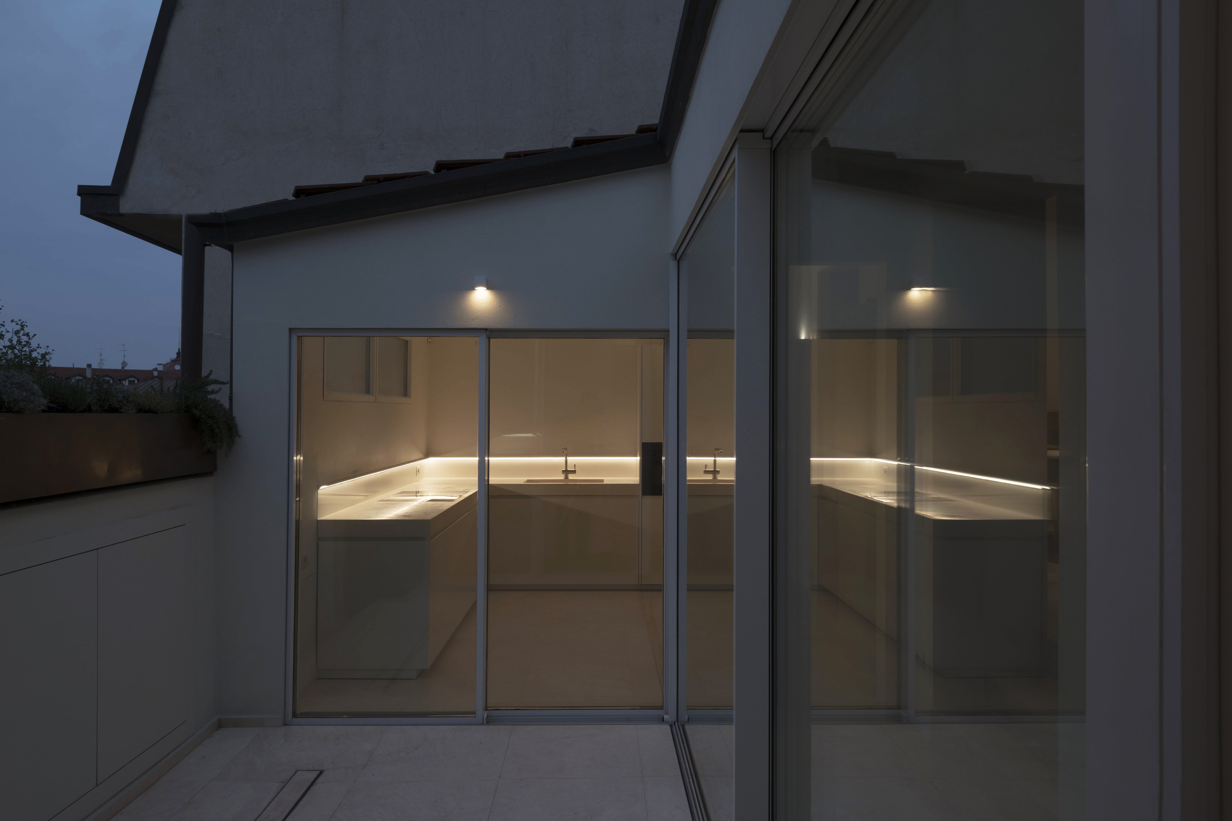 米兰 Castello 区双层顶楼公寓室内设计-1