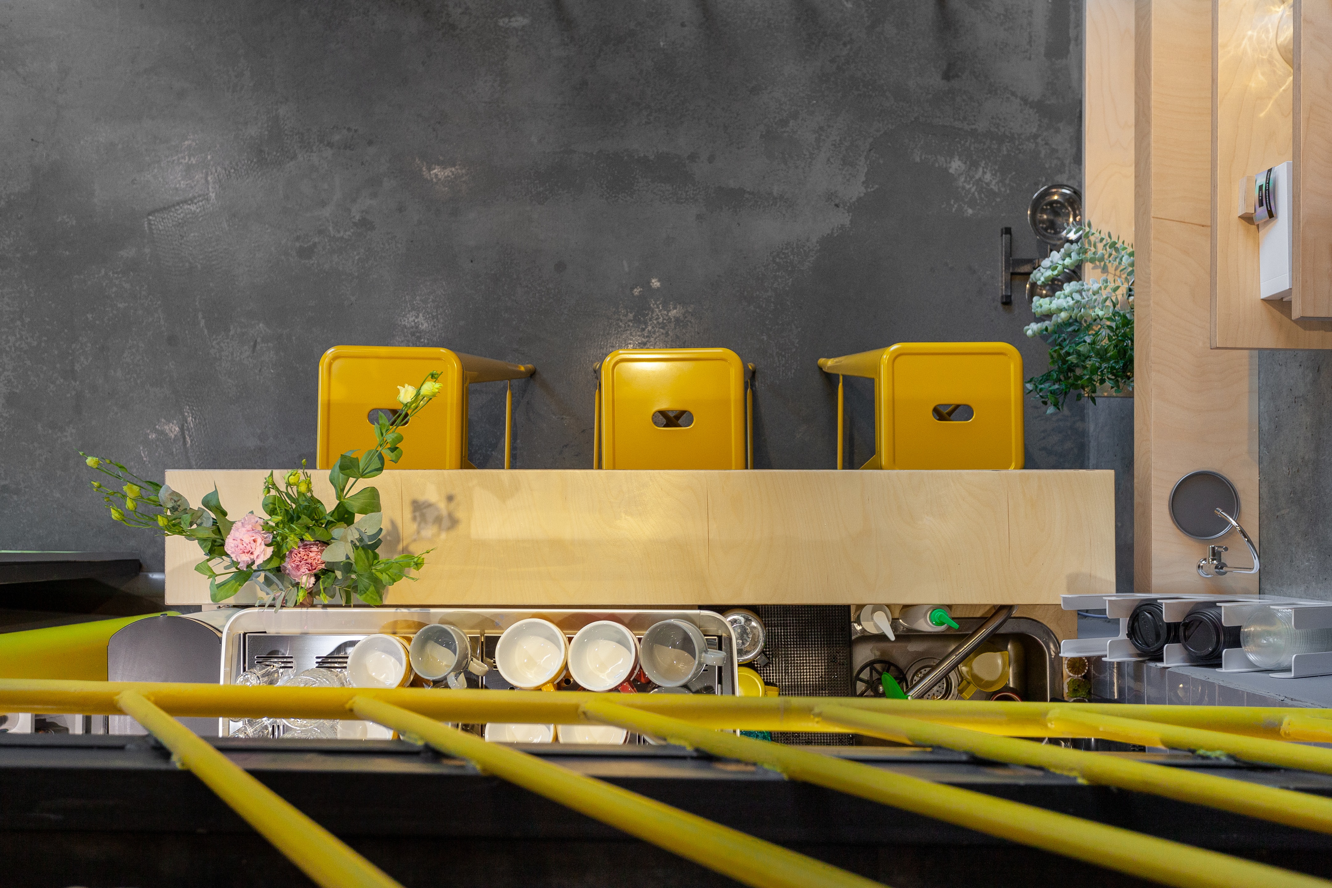 莫斯科住宅区「Savelovsky City」咖啡店，设计师以简约风格打造温馨空间-8