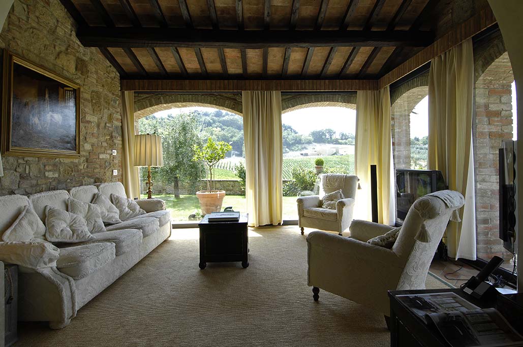 Farmhouse in a Tuscan vineyard-2