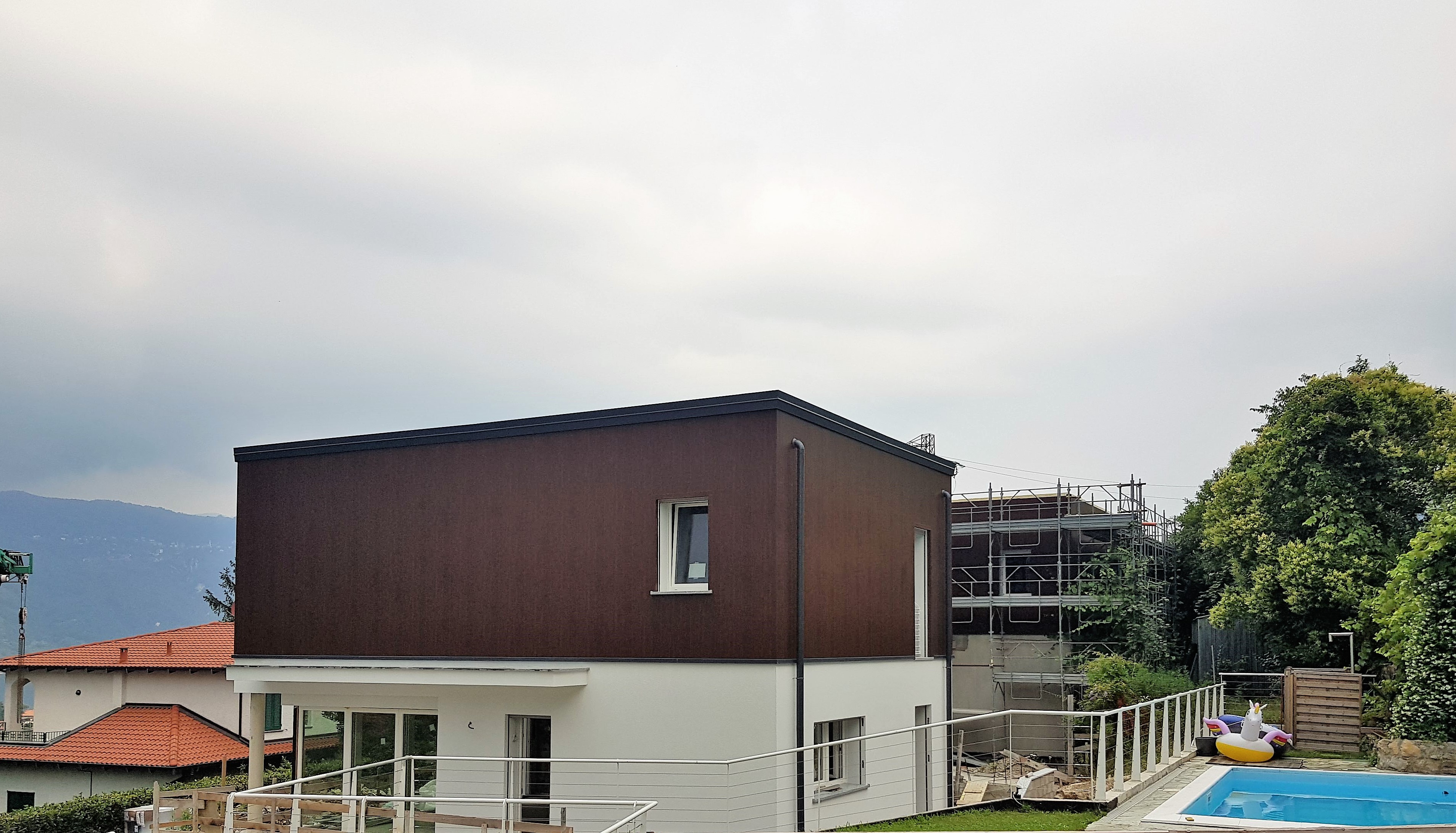 意大利科莫湖畔的四家庭别墅设计-2