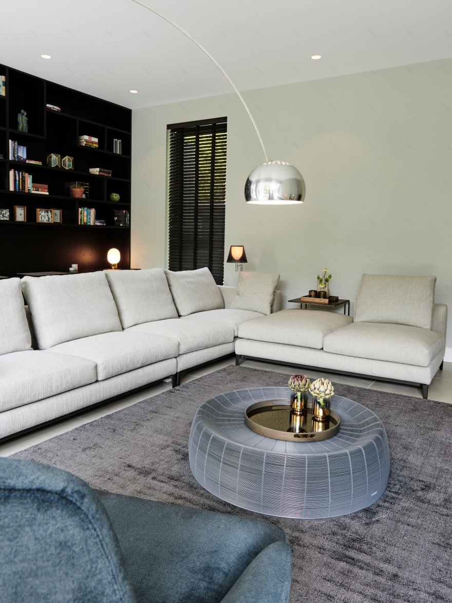 荷兰绿洲中的意式别墅 | 自然与现代的完美融合-4