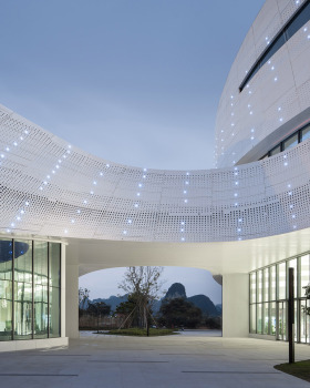 柳州螺蛳粉小镇客厅丨中国柳州丨UNO Architects