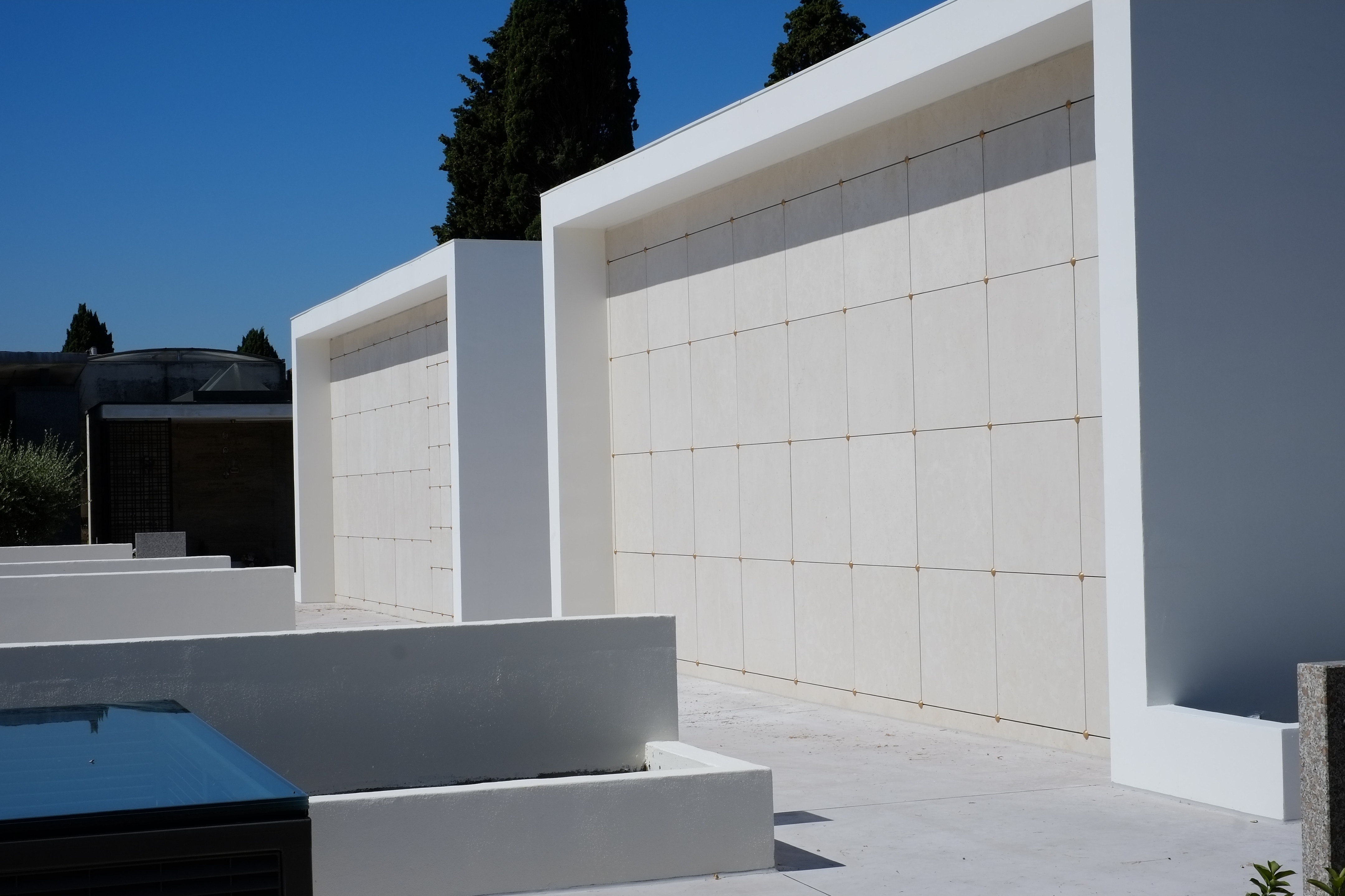 现代艺术化的 Paese 墓地设计-9