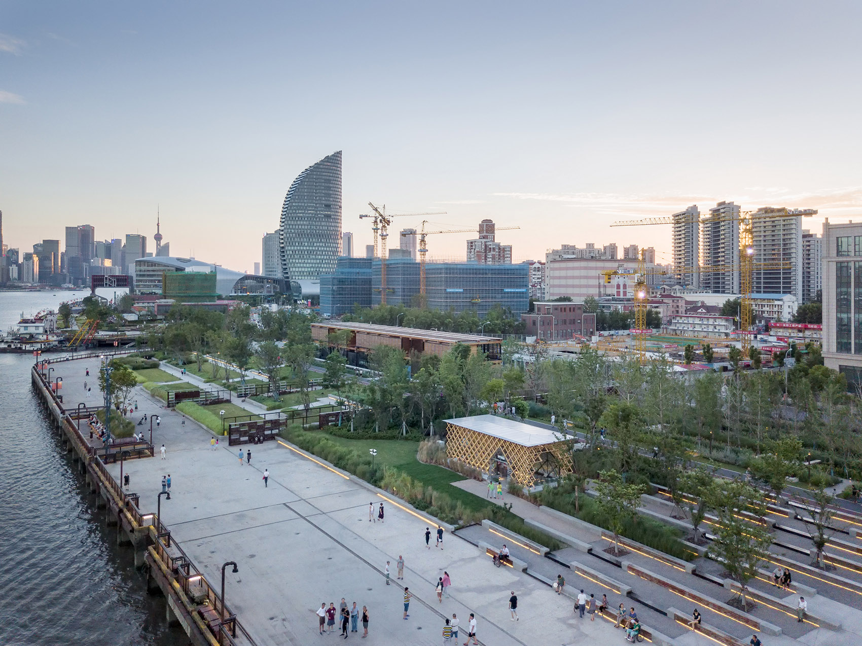 杨浦滨江公共空间二期设计，上海/源自工业遗存的绿道-94