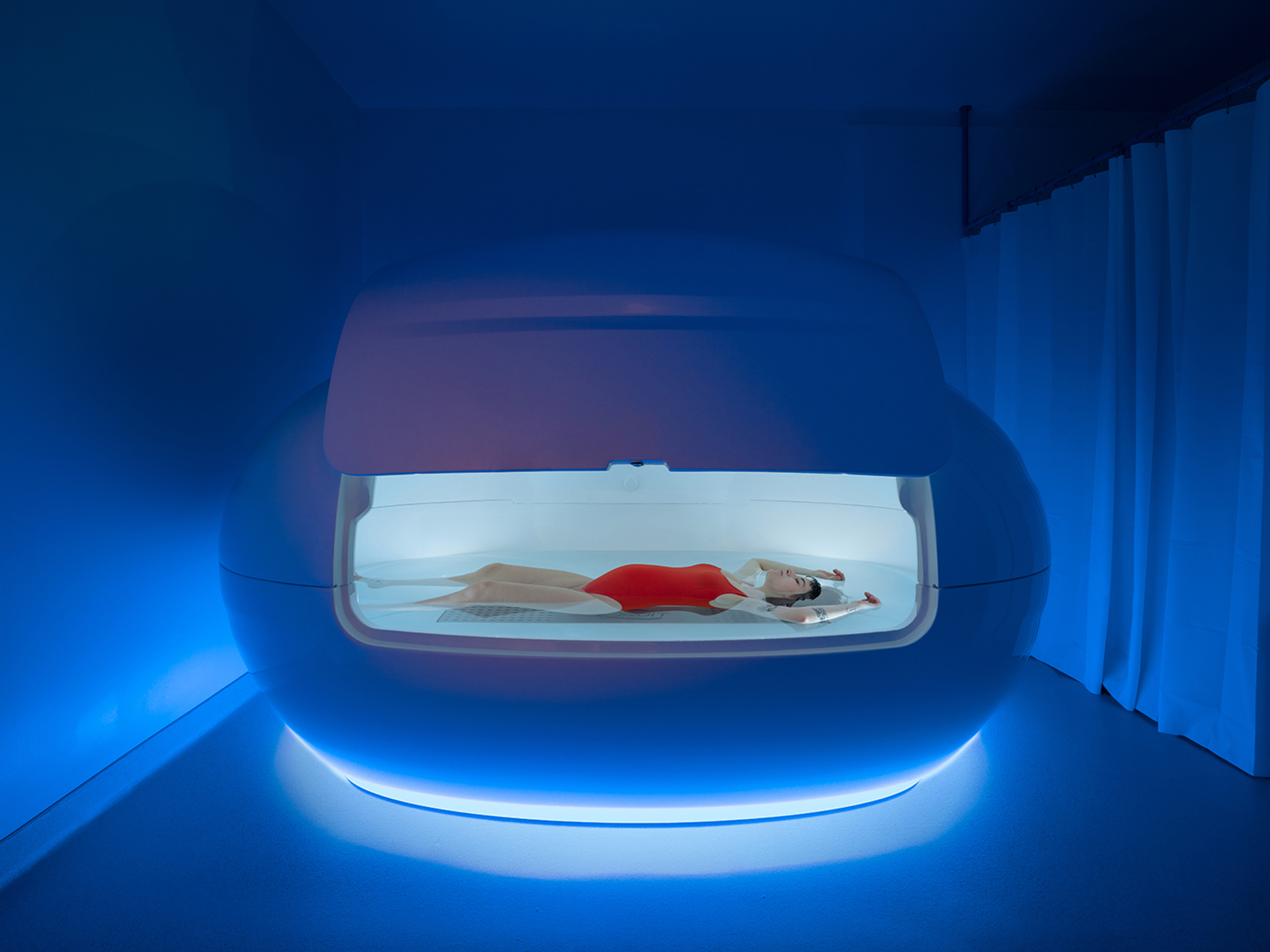 “漂浮现实”体验馆，瑞士/在空间中体验超现实旅程-30