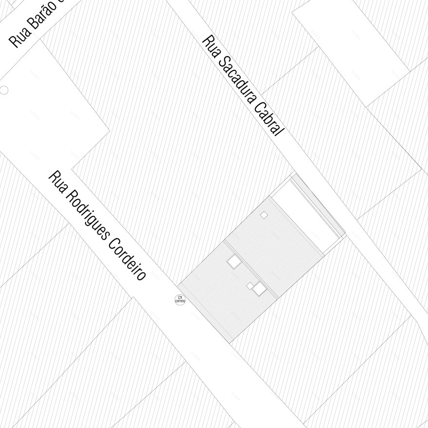 葡萄牙历史中心住宅翻新,木质阶梯成亮点-29