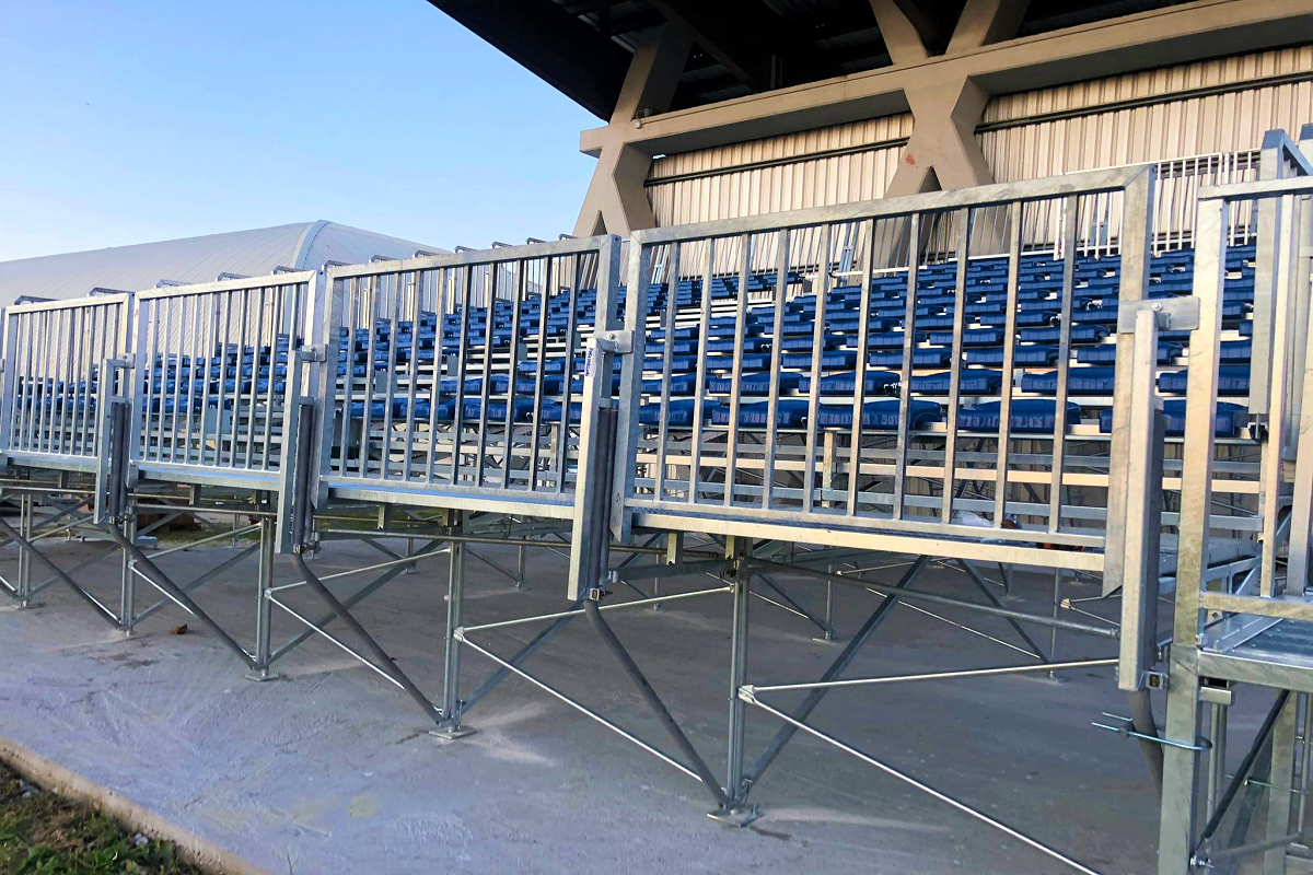 体育馆 · Tribuna Prefabbricata al Campo Sportivo "Le Fornaci" di Marina di Montemarciano-8