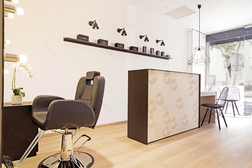 巴塞罗那理发店翻新,简约风格提升功能性-5