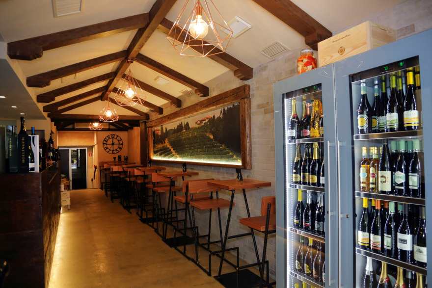 融合风格的弗留利酒馆设计-11