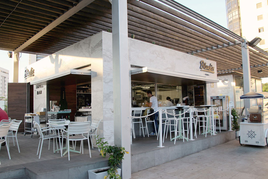 Bluefin Plaza Tapas Bar 公共空间商业利用设计-2