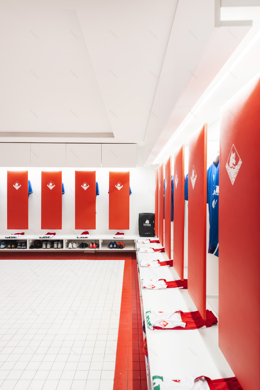 意式运动风洋溢,皮亚琴察足球队更衣室焕新亮相-1