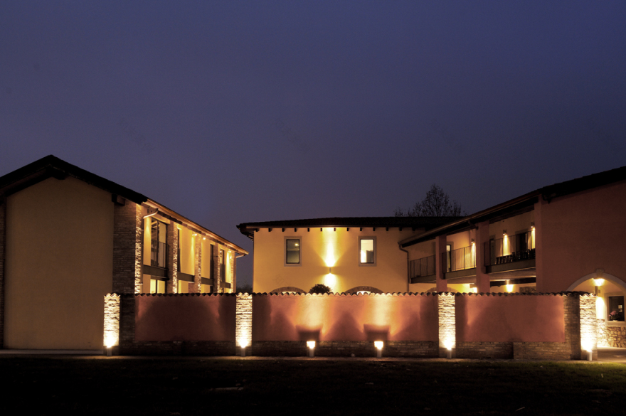 卢米诺西酒吧-10