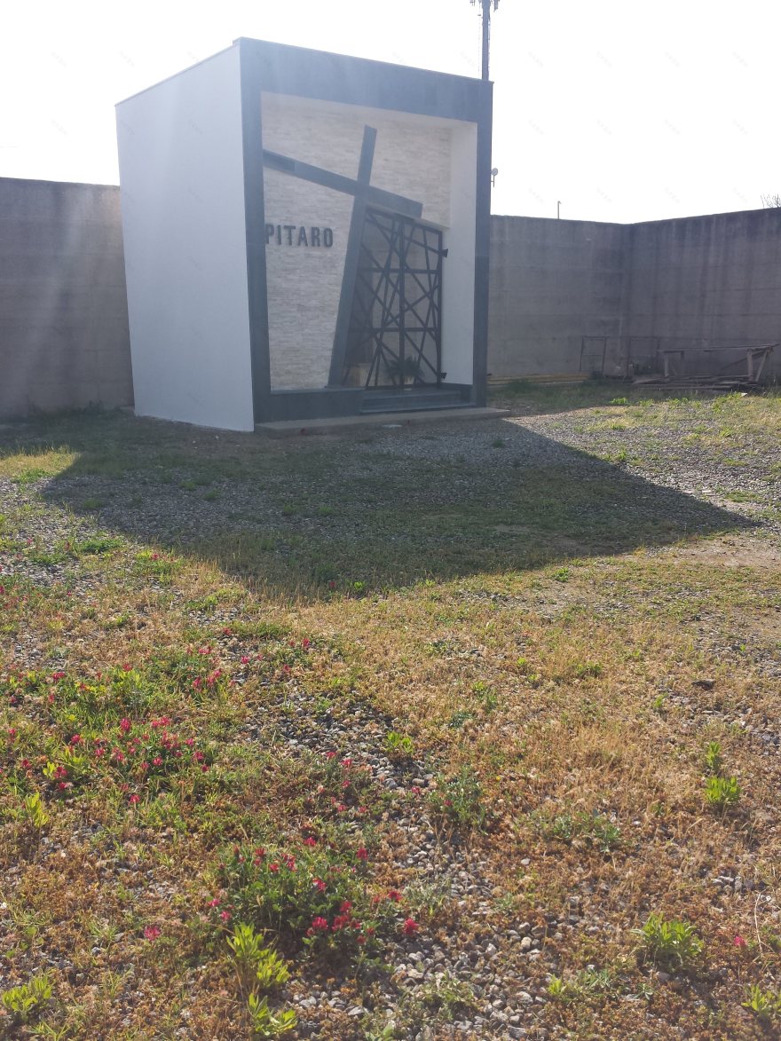 简约优雅的私人墓园小教堂设计-3