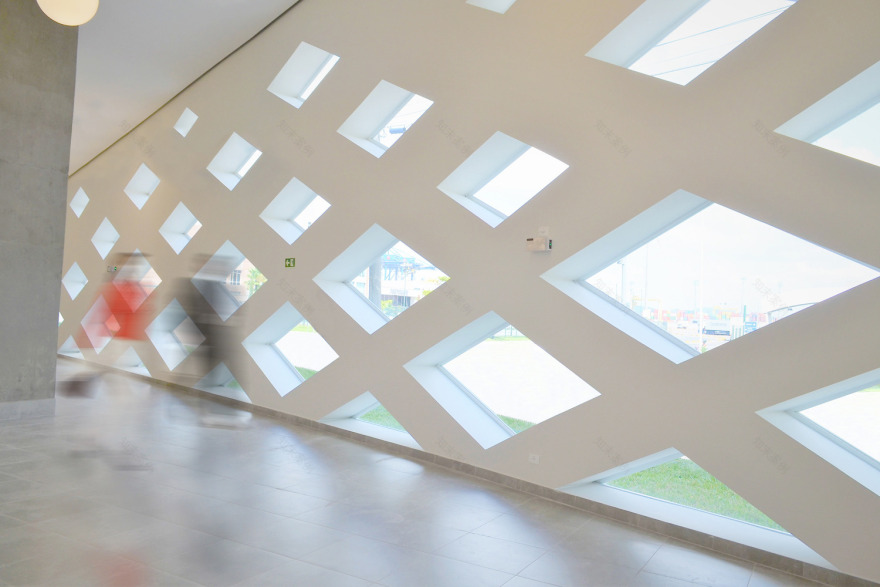 波尔图纳韦港多功能中心 · 海上蝴蝶建筑-14