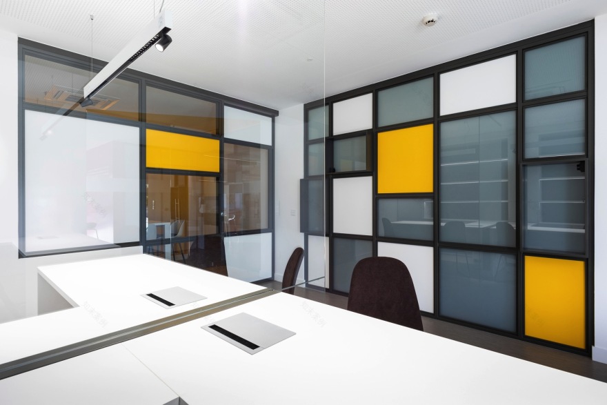 "优化空间利用,展现照明产品魅力的办公室设计"-13